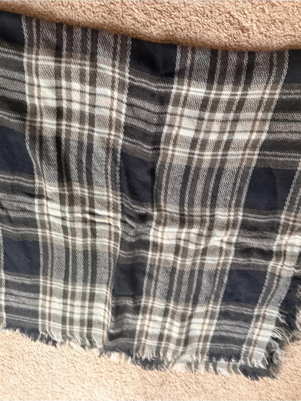 Plaid Fringe Scarves - Red & Black / Gray & Black